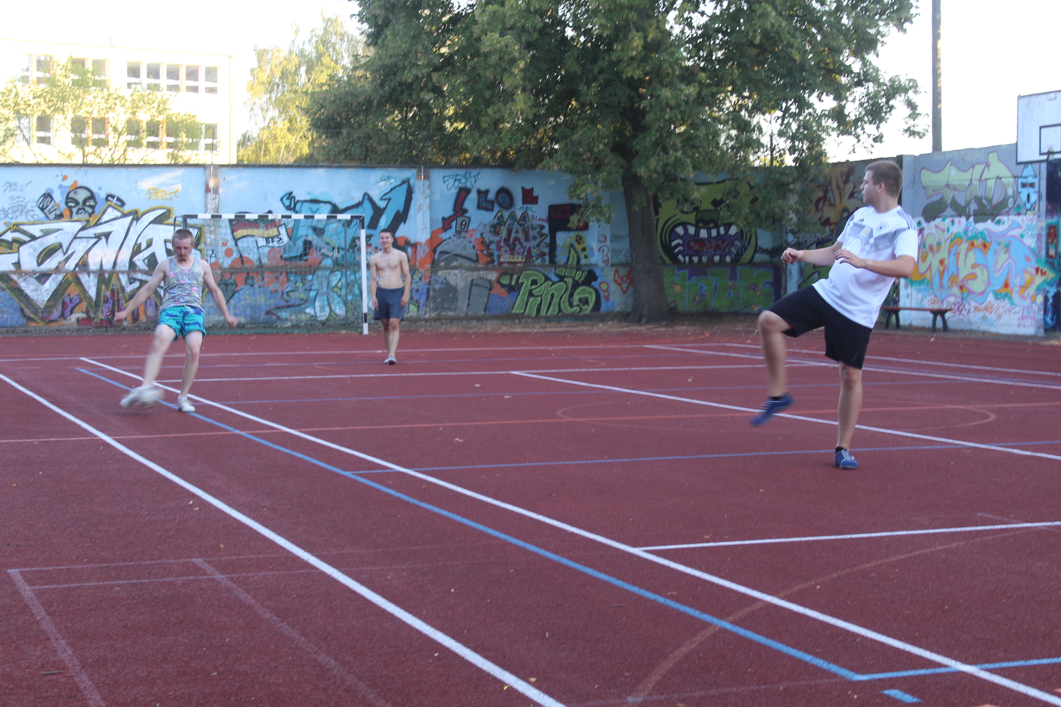 In den Pausen wird der Sportplatz genutzt.